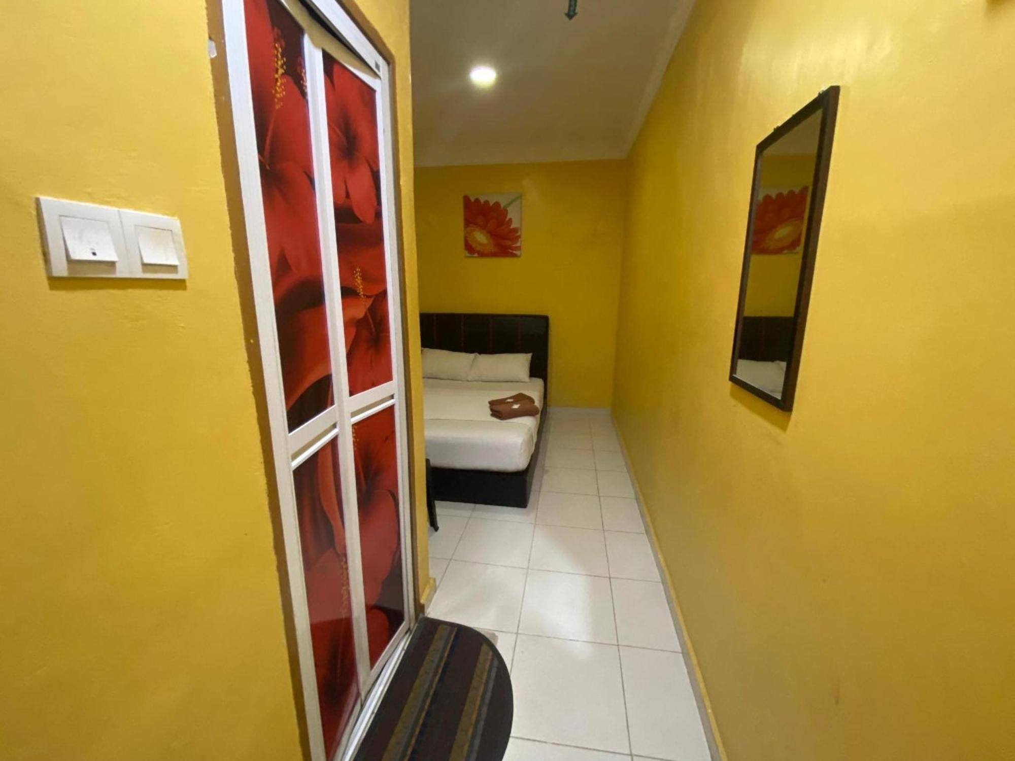Oyo 91065 Hotel De Anjung Muadzam Shah Extérieur photo