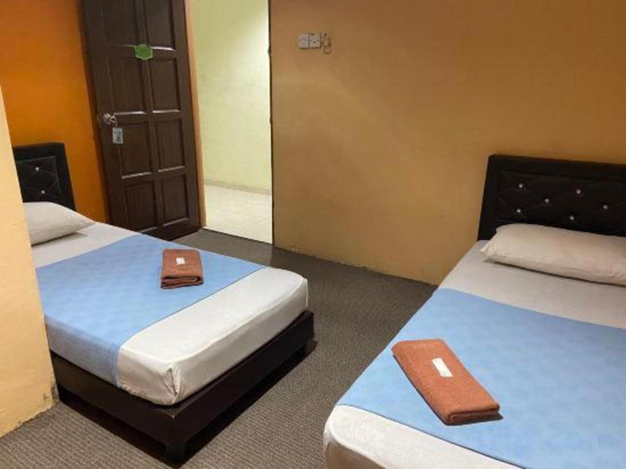 Oyo 91065 Hotel De Anjung Muadzam Shah Extérieur photo