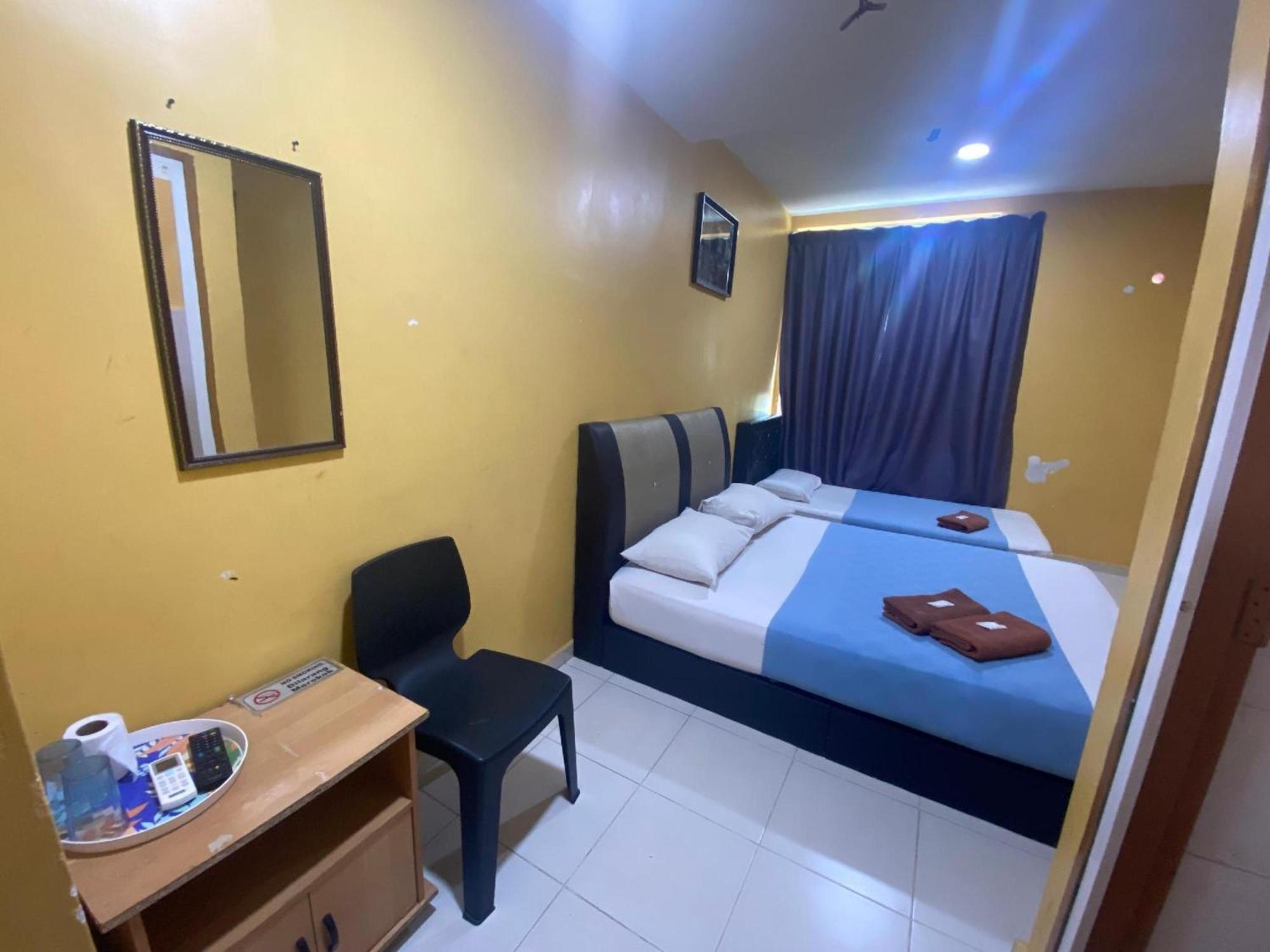 Oyo 91065 Hotel De Anjung Muadzam Shah Extérieur photo