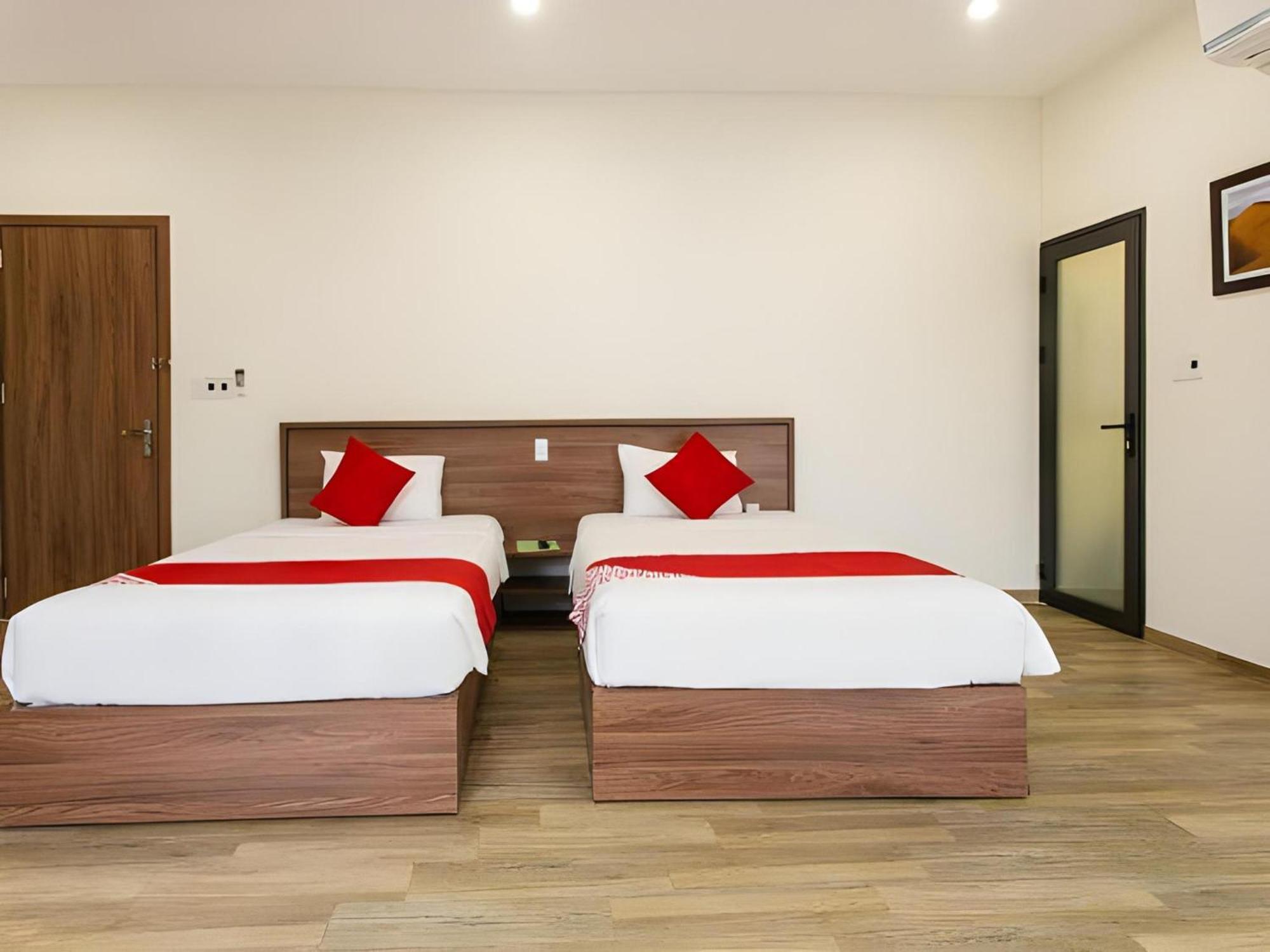 Oyo 91065 Hotel De Anjung Muadzam Shah Extérieur photo